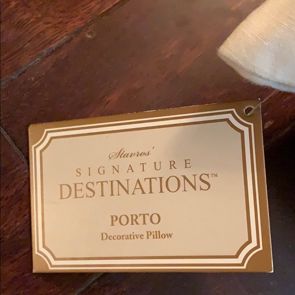 NWT Decorative Down Filled Pillow White & Beige - Picture 2 of 3